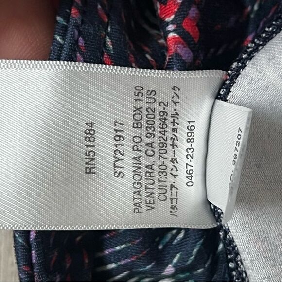 Patagonia Women Size Large Abstract Geometric Stretch Pull On Leggings - Picture 11 of 11